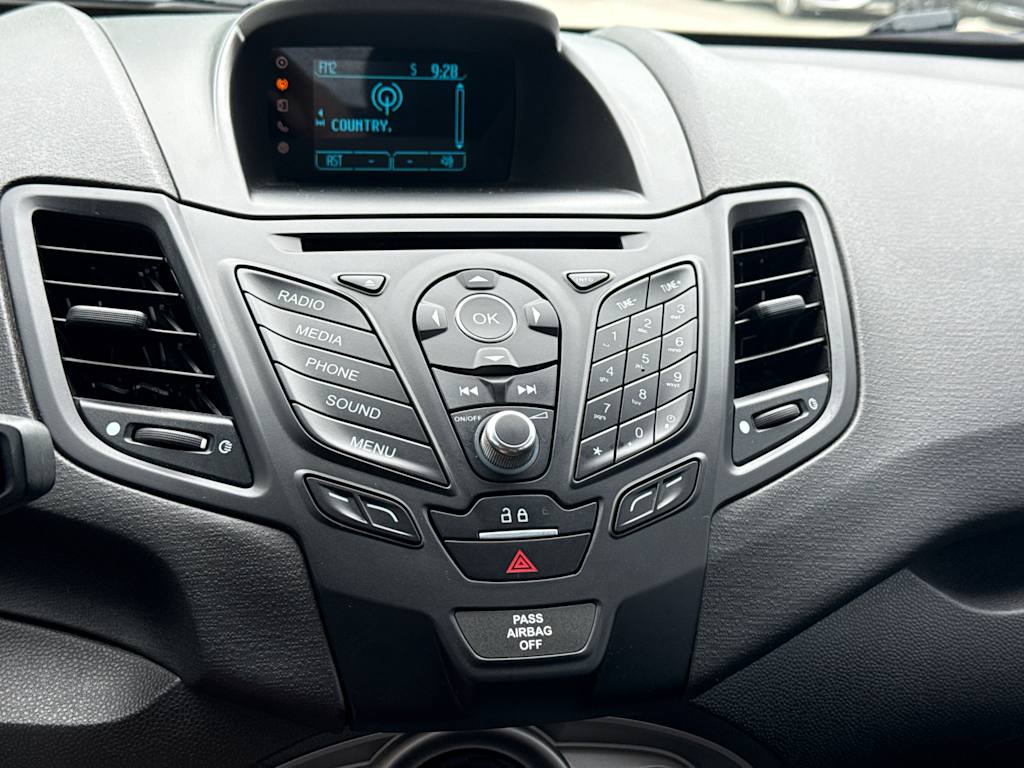 Thumbnail: 2015 Ford Fiesta - 12