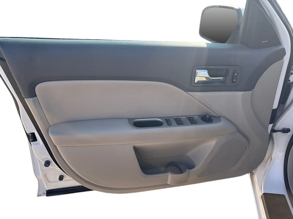 Thumbnail: 2010 Ford Fusion - 12