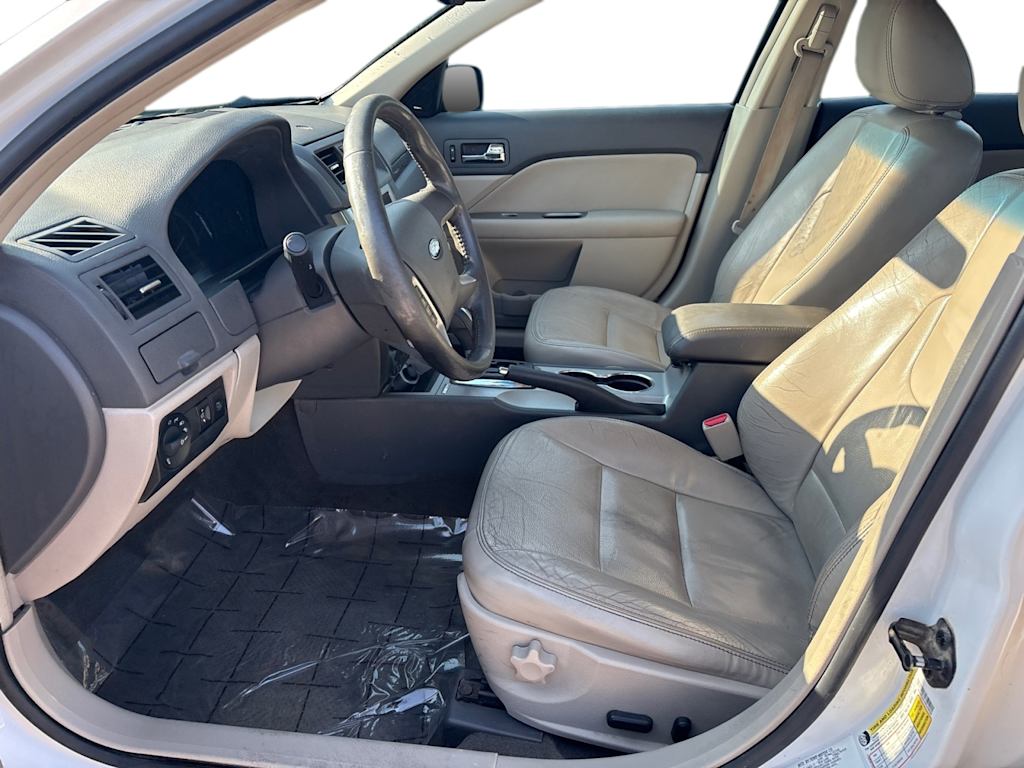 Thumbnail: 2010 Ford Fusion - 13