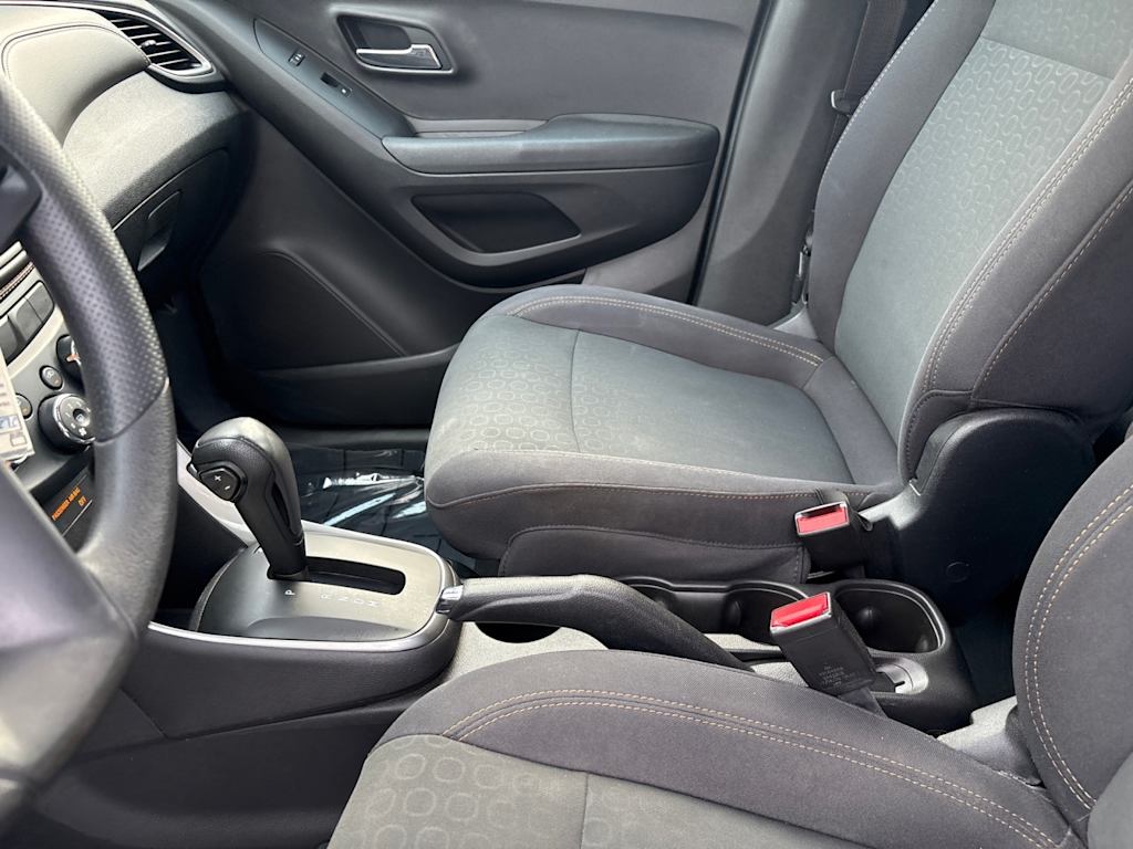 Thumbnail: 2018 Chevrolet Trax - 6