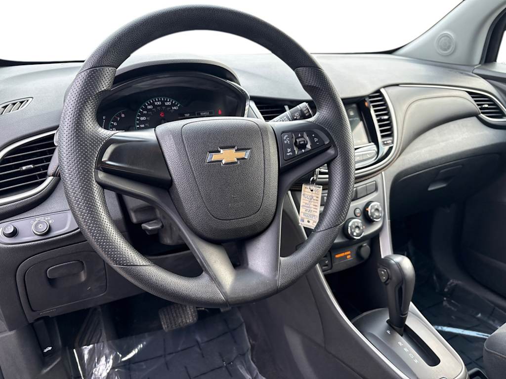 Thumbnail: 2018 Chevrolet Trax - 2