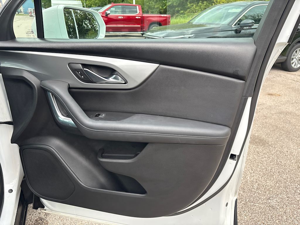 Thumbnail: 2020 Chevrolet Blazer - 22