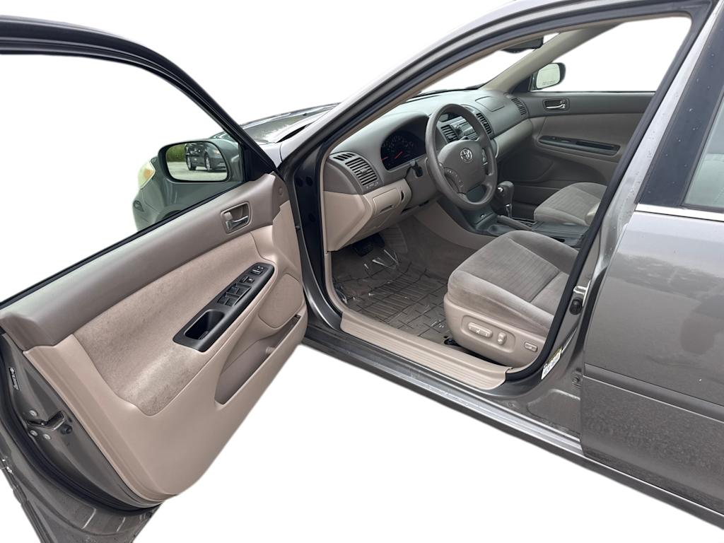 Thumbnail: 2005 Toyota Camry - 20