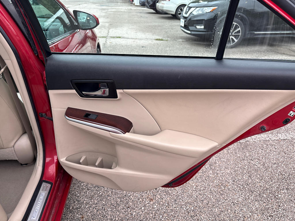 Thumbnail: 2012 Toyota Camry - 17