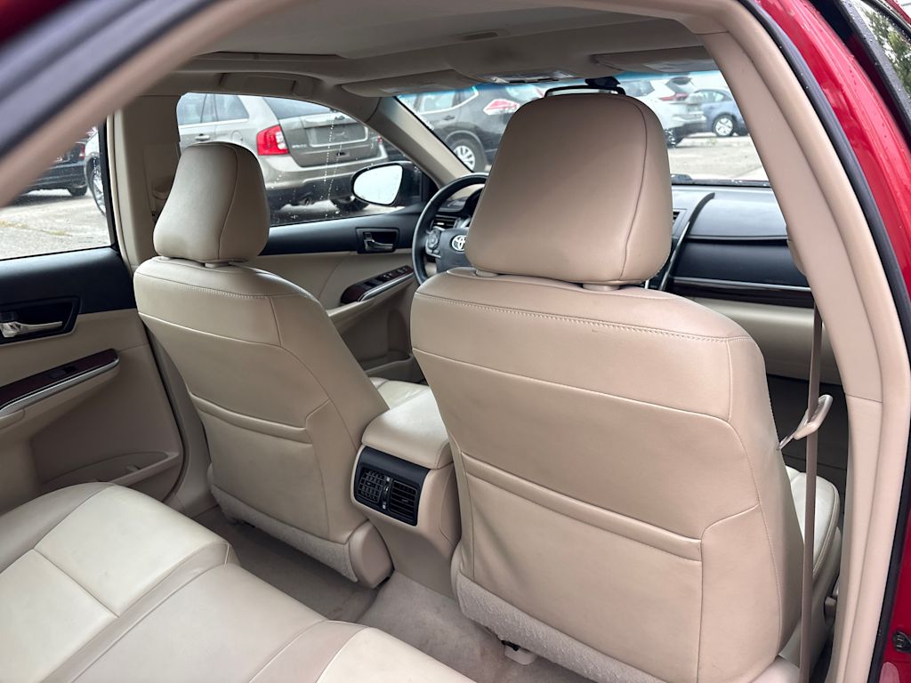 Thumbnail: 2012 Toyota Camry - 18