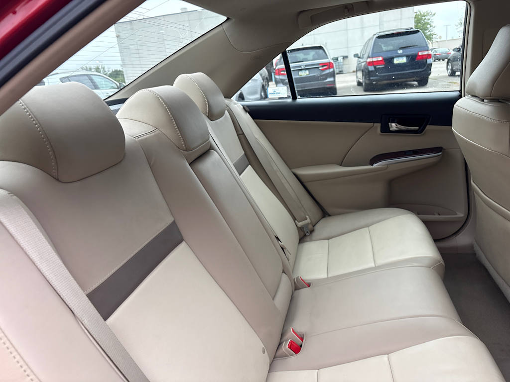 Thumbnail: 2012 Toyota Camry - 20