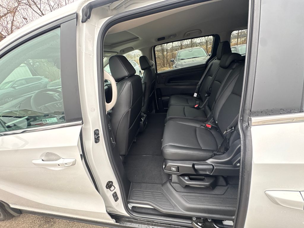 Thumbnail: 2026 Honda Odyssey - 16