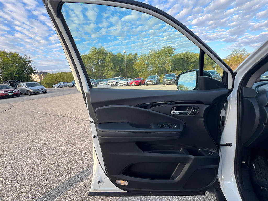 Thumbnail: 2022 Honda Pilot - 19