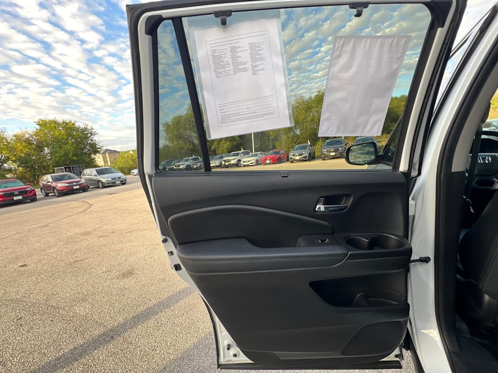 Thumbnail: 2022 Honda Pilot - 17