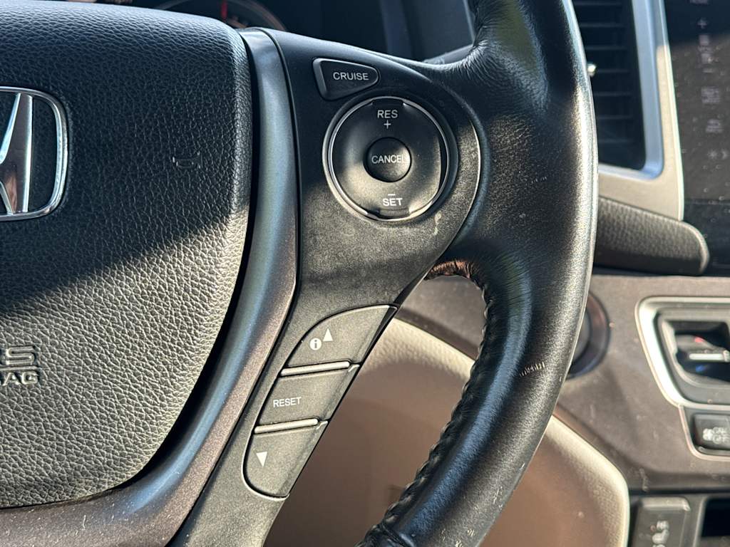 Thumbnail: 2016 Honda Pilot - 25