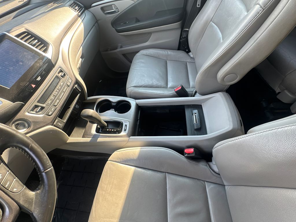 Thumbnail: 2016 Honda Pilot - 21