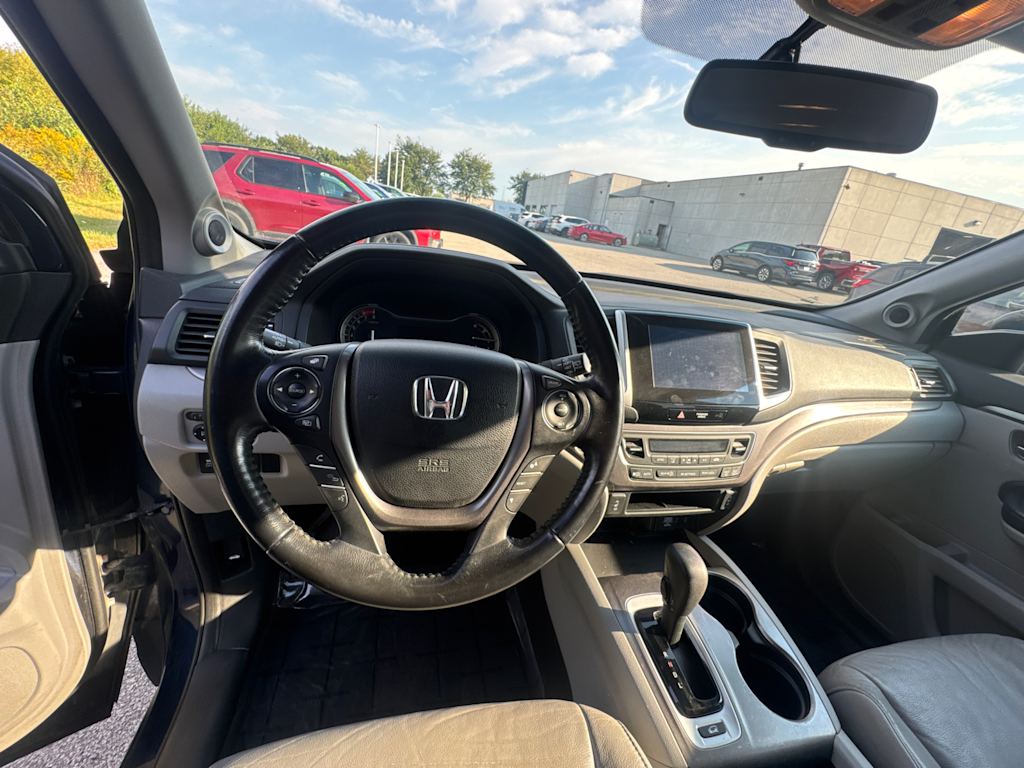 Thumbnail: 2016 Honda Pilot - 9