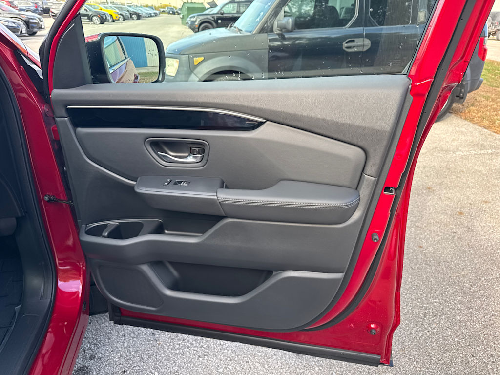 Thumbnail: 2025 Honda Pilot - 16