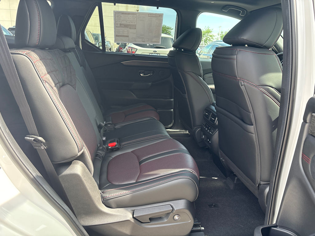Thumbnail: 2026 Honda Pilot - 24