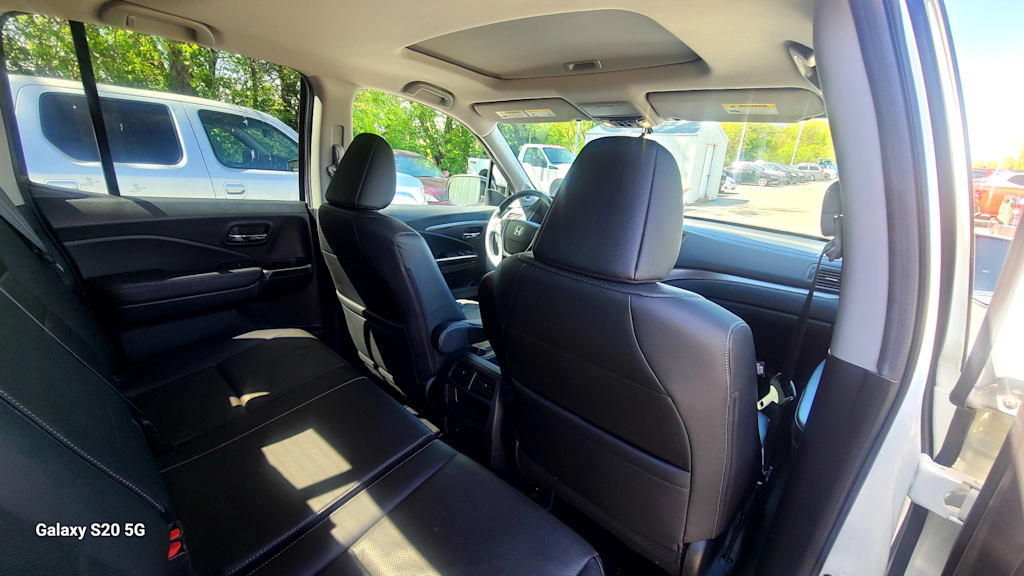 Thumbnail: 2019 Honda Ridgeline - 25
