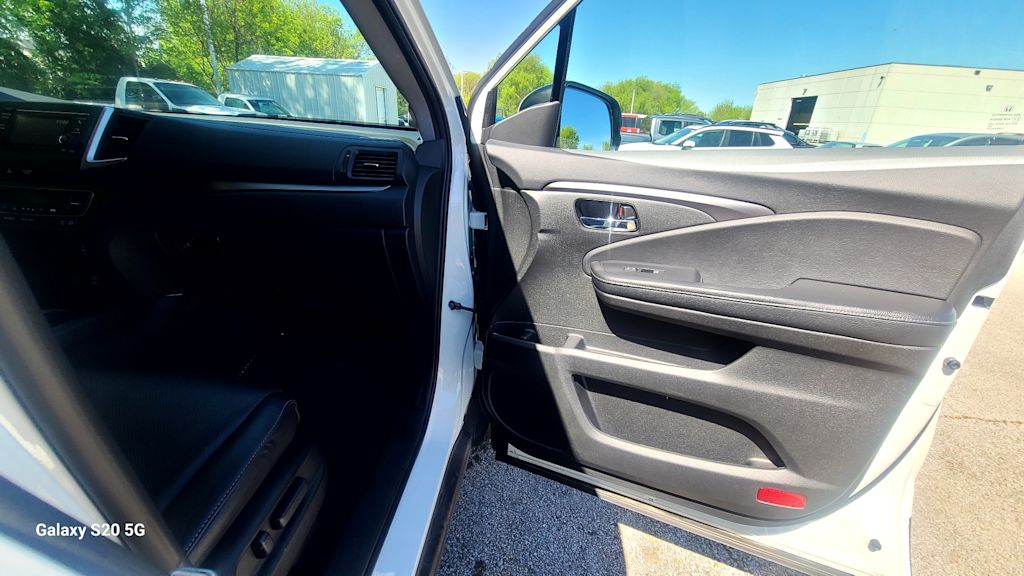 Thumbnail: 2019 Honda Ridgeline - 22