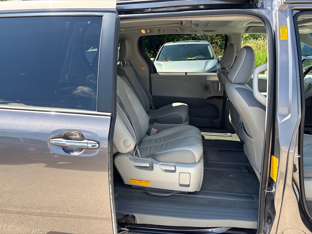 Thumbnail: 2013 Toyota Sienna - 24