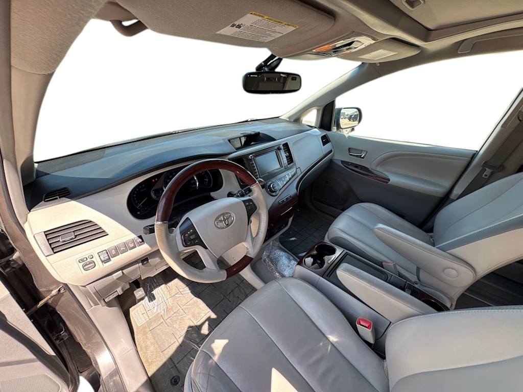 Thumbnail: 2013 Toyota Sienna - 2