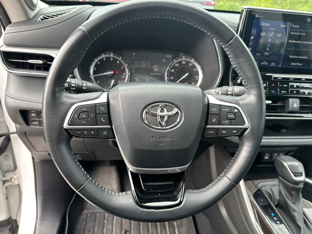 Thumbnail: 2022 Toyota Highlander - 9