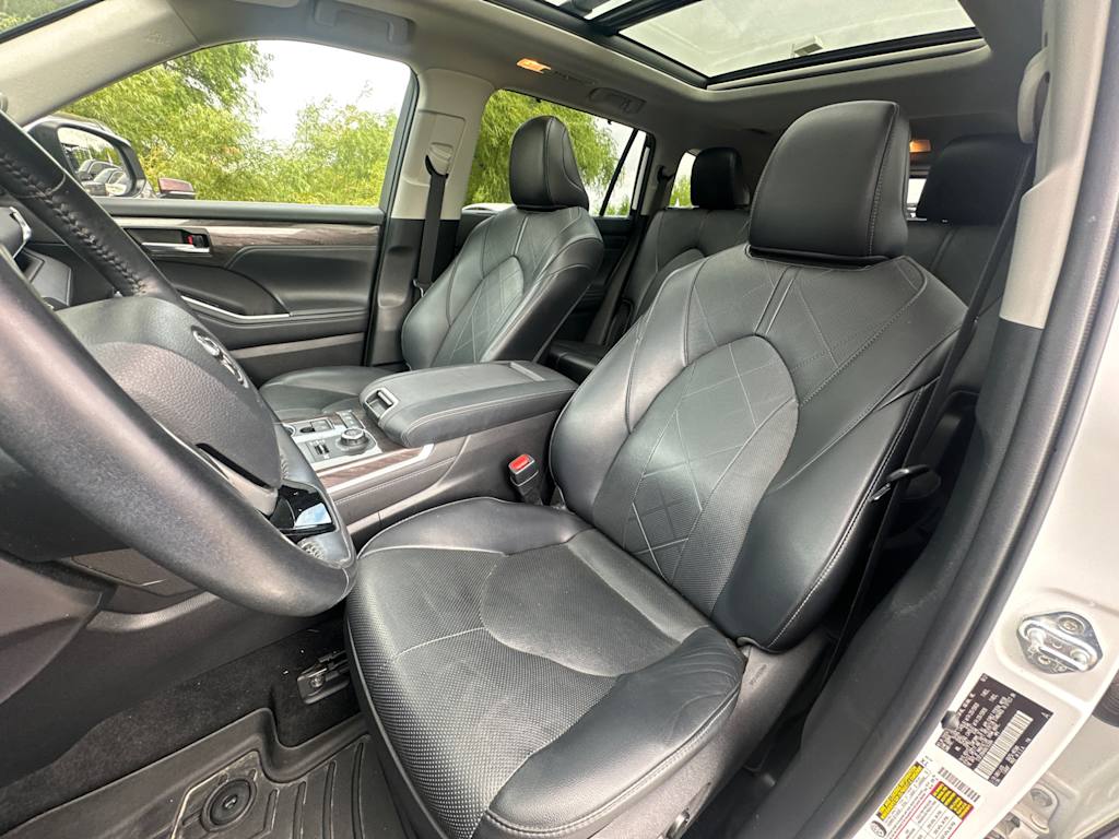 Thumbnail: 2022 Toyota Highlander - 11