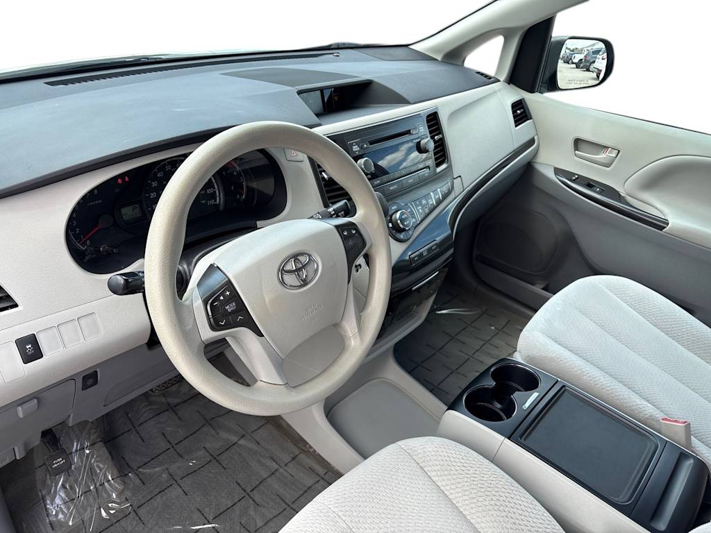 Thumbnail: 2013 Toyota Sienna - 2