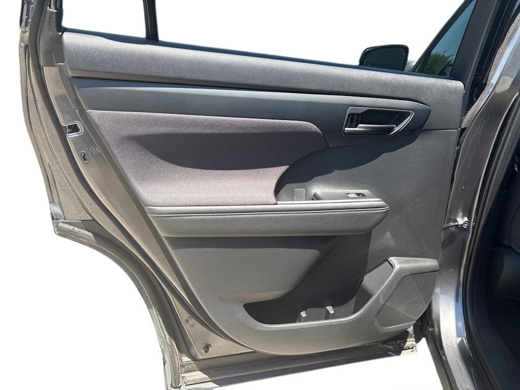 Thumbnail: 2023 Toyota Highlander - 14