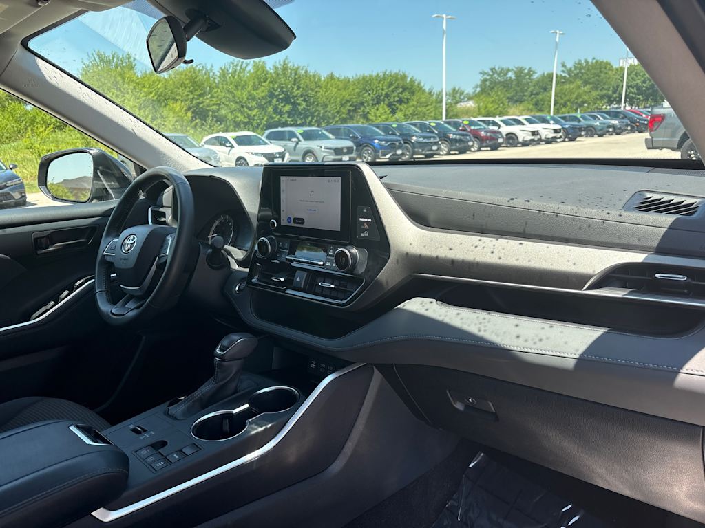 Thumbnail: 2023 Toyota Highlander - 5