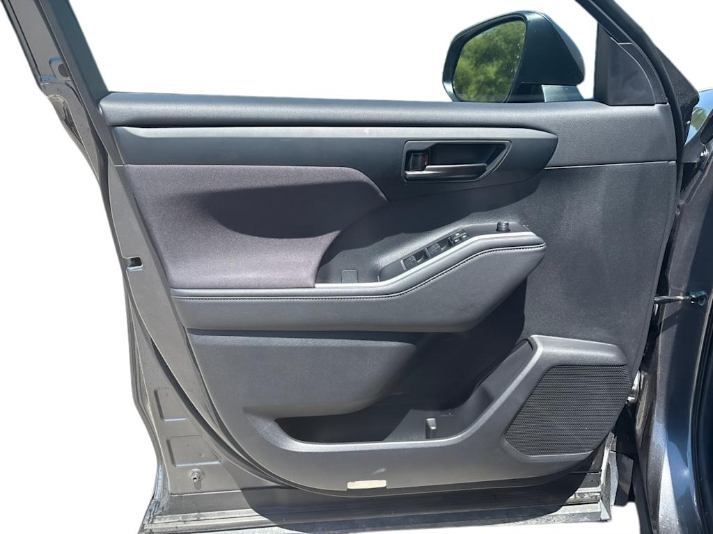 Thumbnail: 2023 Toyota Highlander - 12