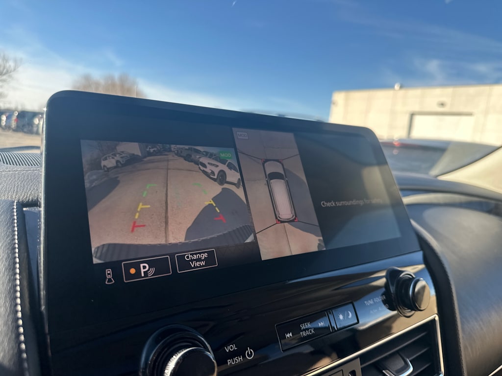 Thumbnail: 2021 Nissan Armada - 28