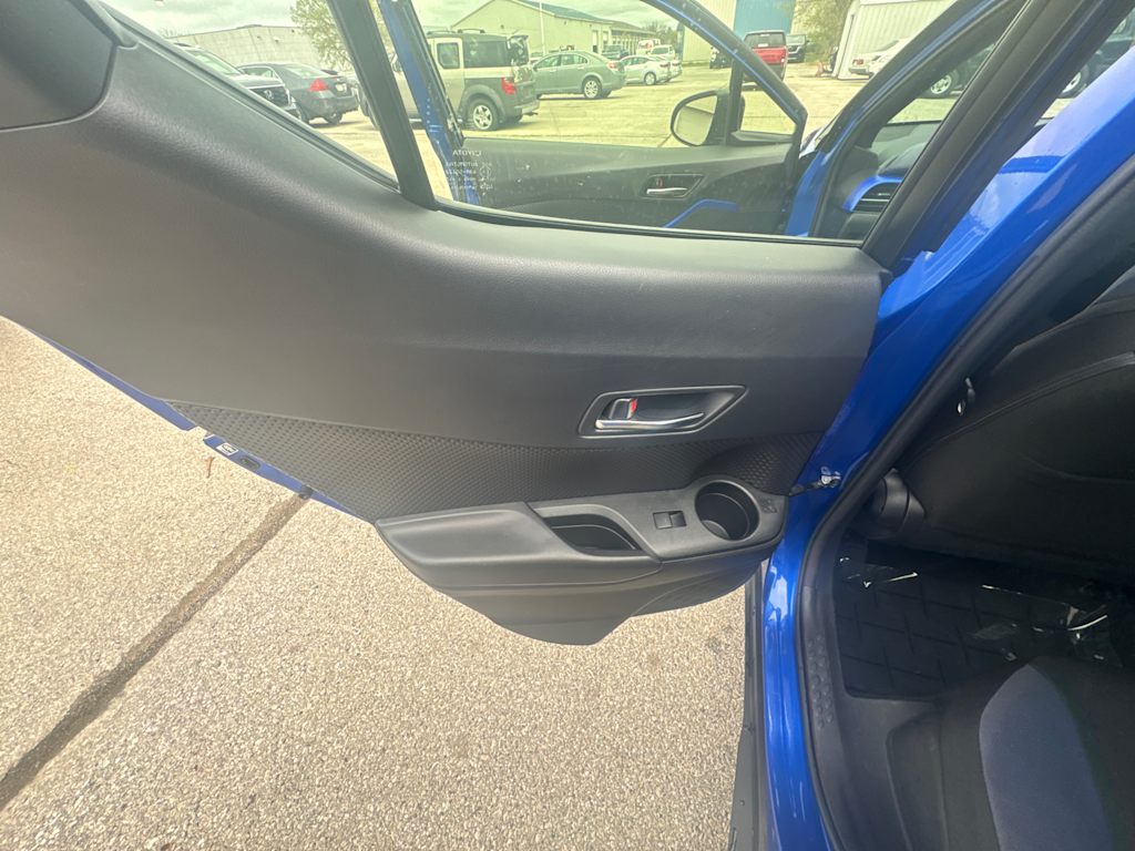 Thumbnail: 2021 Toyota C-HR - 25