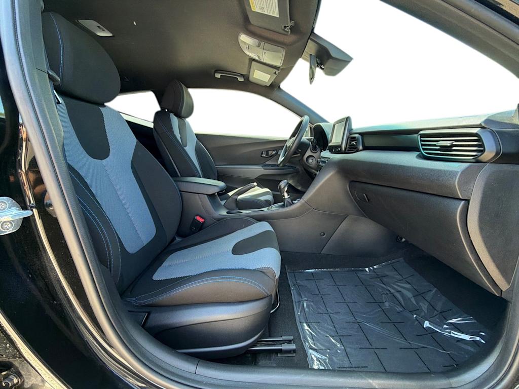 Thumbnail: 2019 Hyundai Veloster - 6