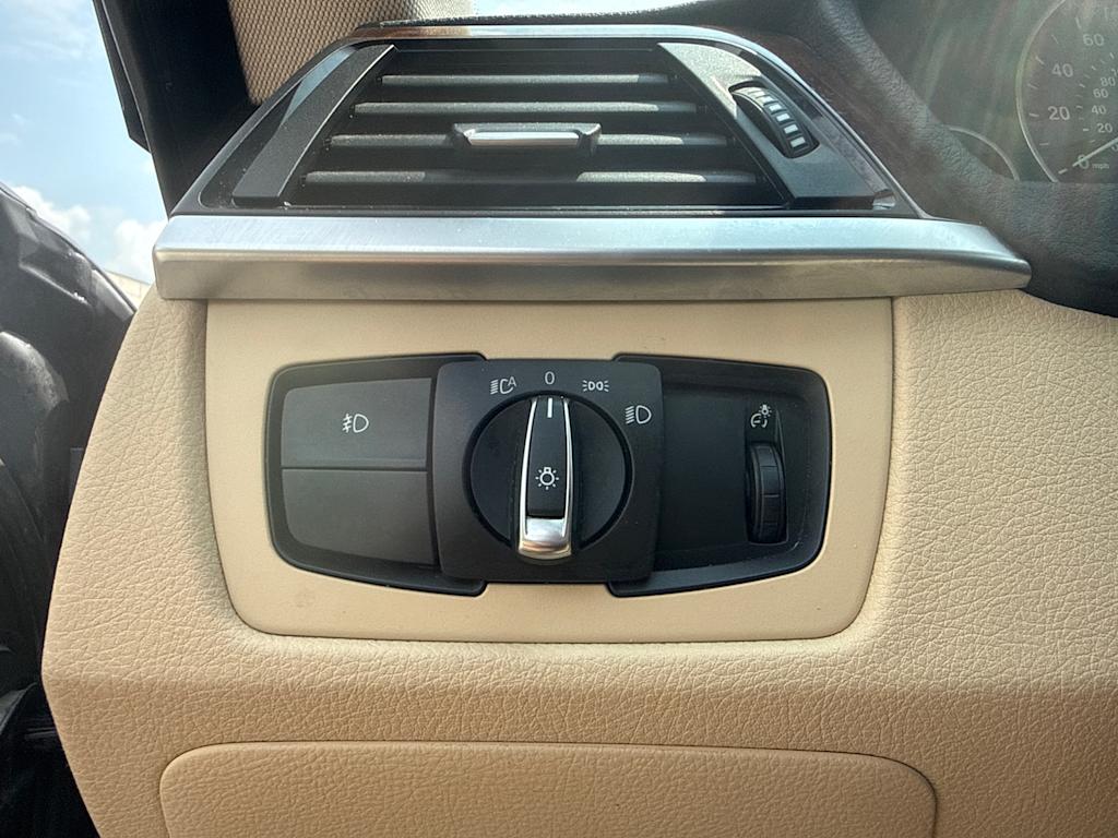 Thumbnail: 2014 BMW 3 Series - 22