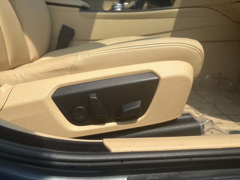 Thumbnail: 2014 BMW 3 Series - 26