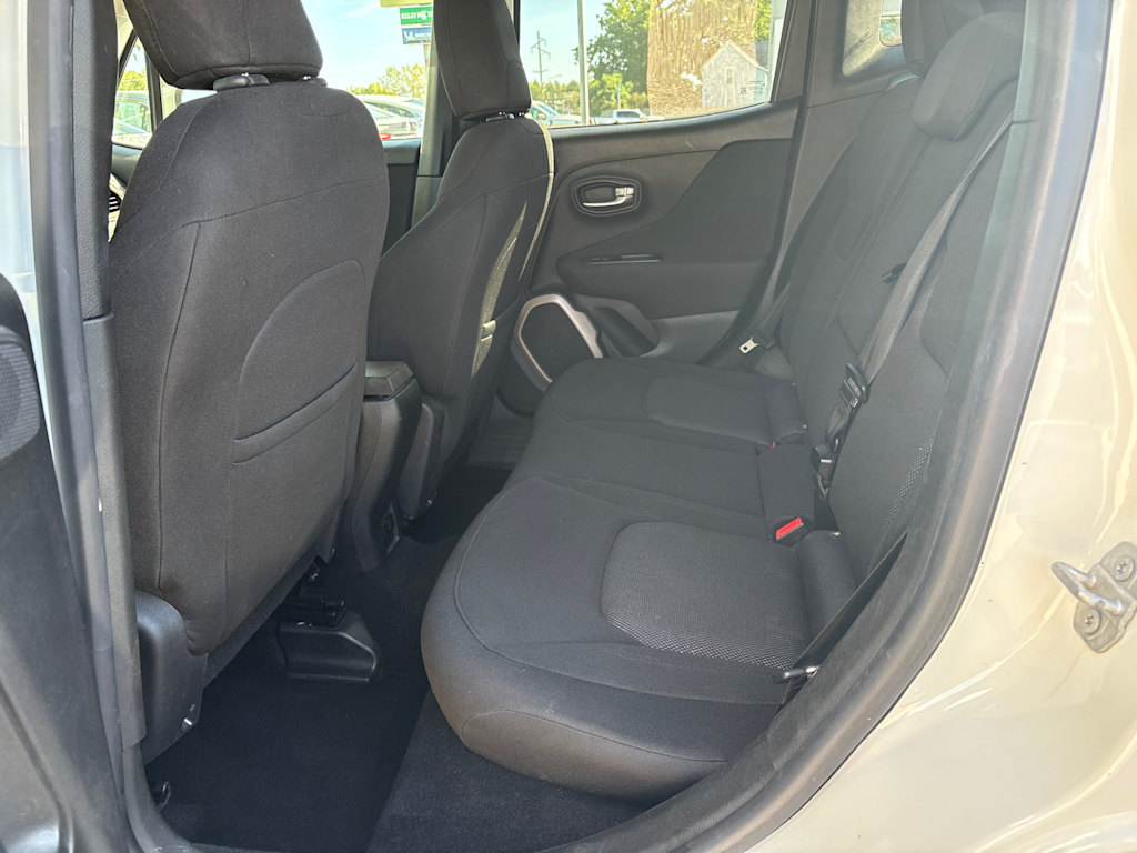 Thumbnail: 2015 Jeep Renegade - 17