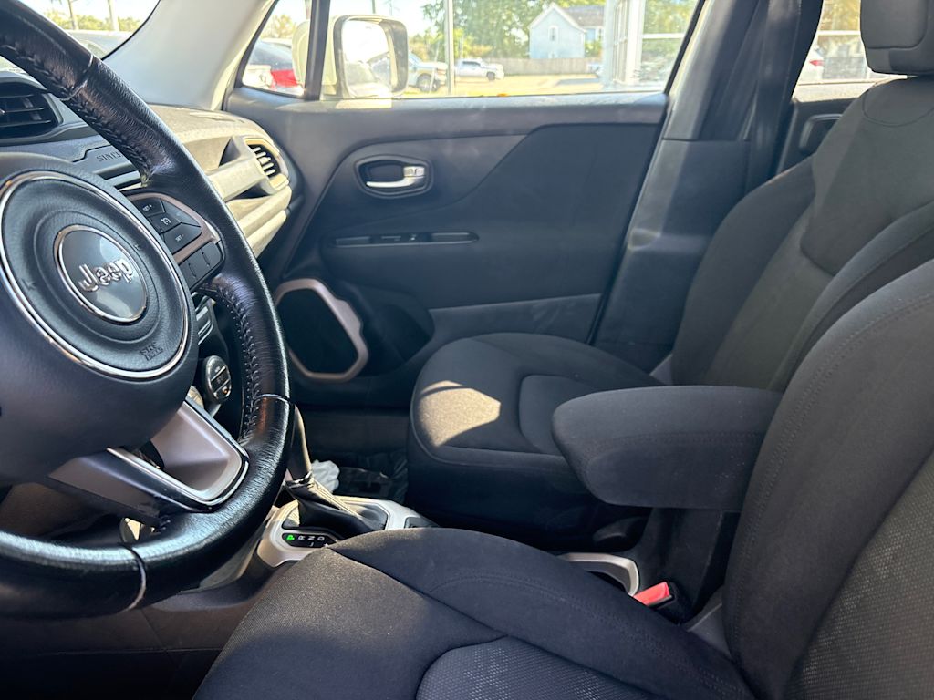 Thumbnail: 2015 Jeep Renegade - 19