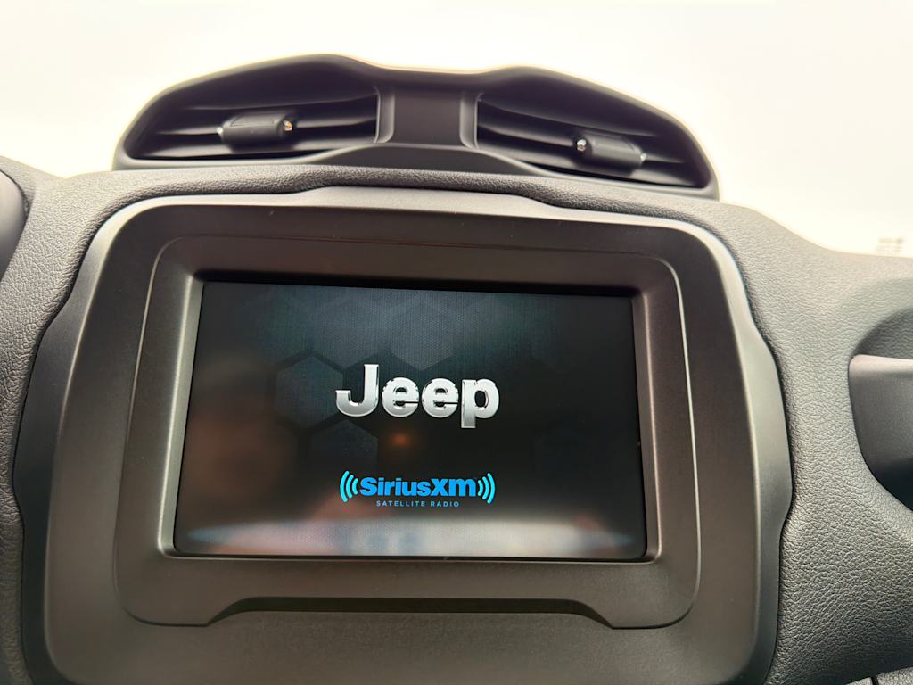 Thumbnail: 2019 Jeep Renegade - 8
