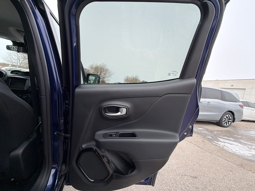 Thumbnail: 2019 Jeep Renegade - 16