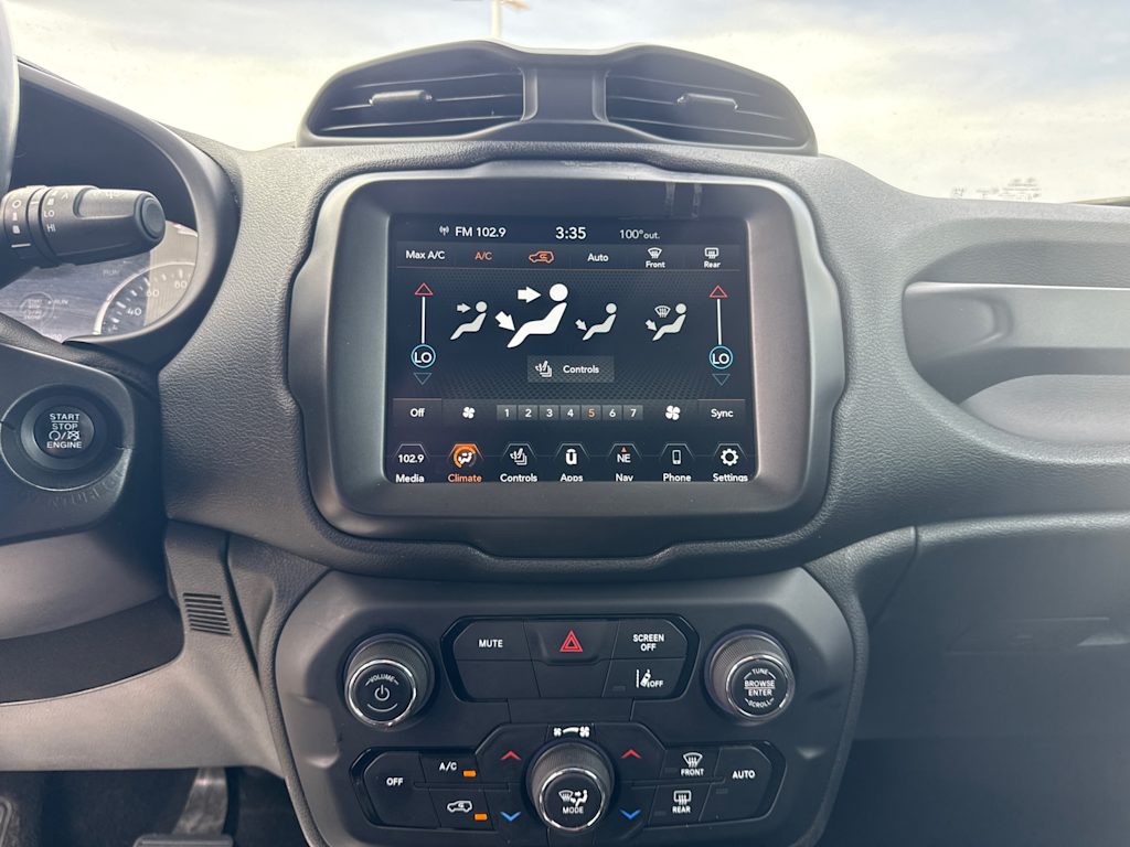 Thumbnail: 2022 Jeep Renegade - 11