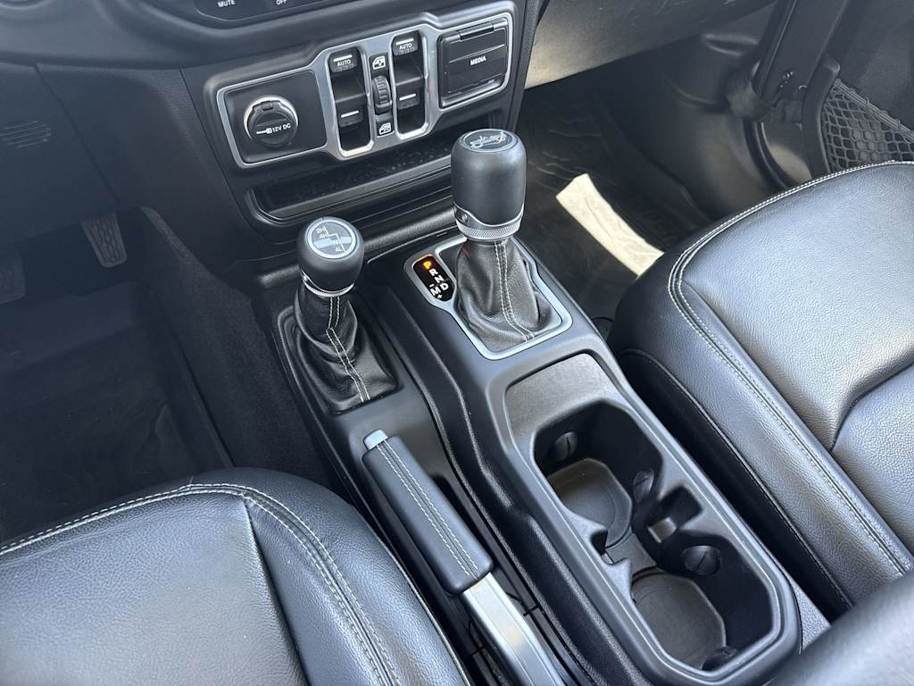 Thumbnail: 2018 Jeep Wrangler - 15
