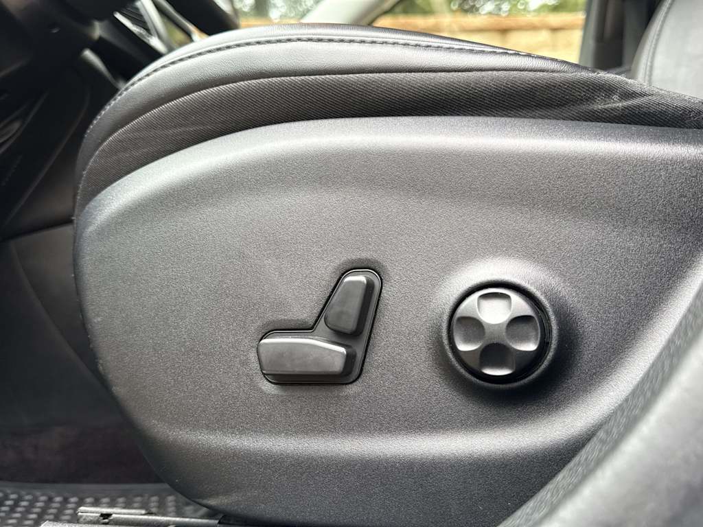 Thumbnail: 2019 Jeep Cherokee - 27