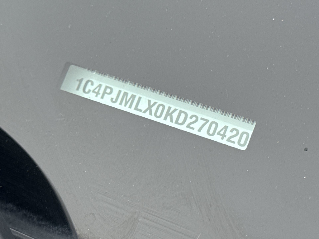 Thumbnail: 2019 Jeep Cherokee - 19