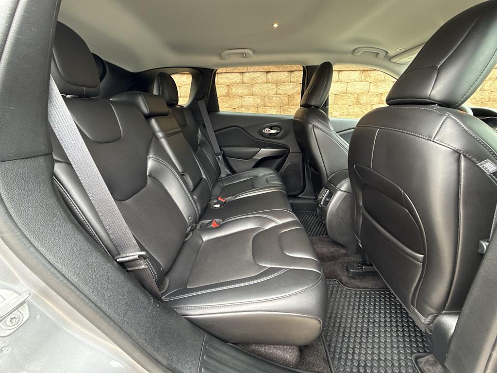 Thumbnail: 2019 Jeep Cherokee - 29