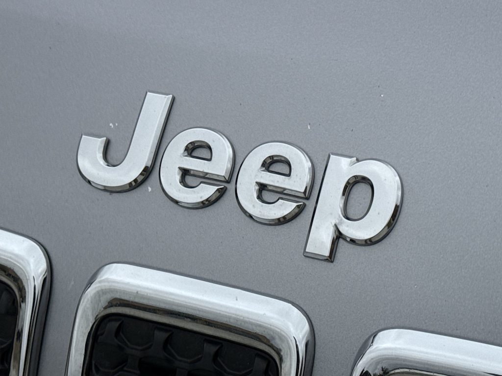 Thumbnail: 2019 Jeep Cherokee - 6