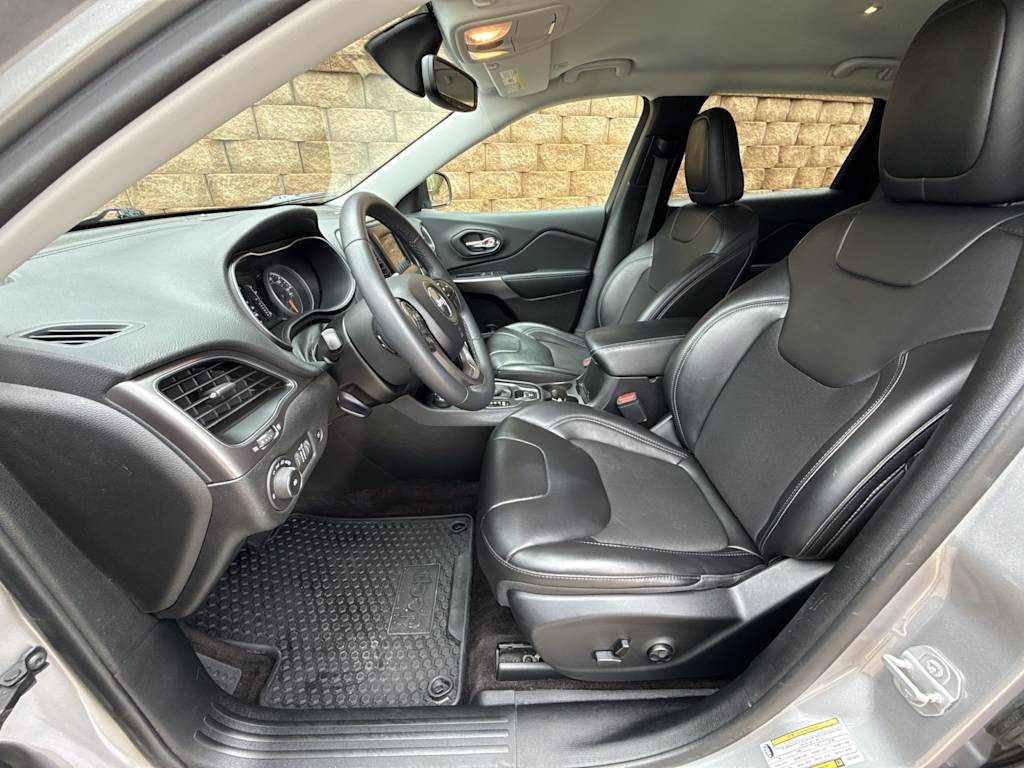 Thumbnail: 2019 Jeep Cherokee - 10