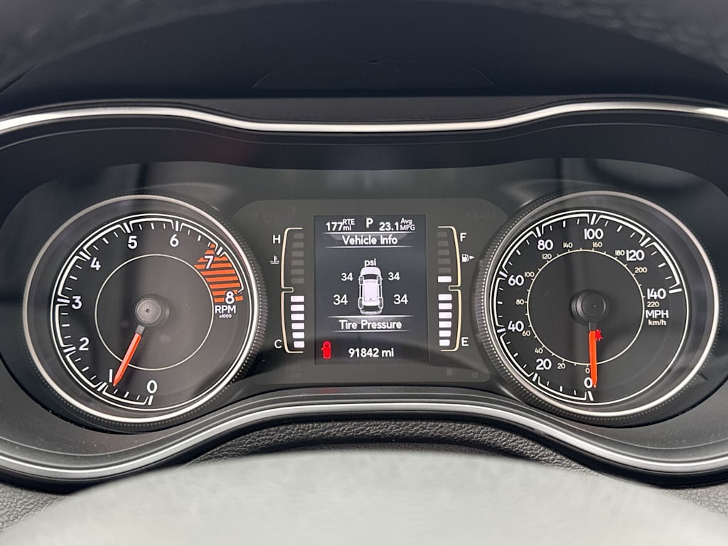 Thumbnail: 2019 Jeep Cherokee - 16