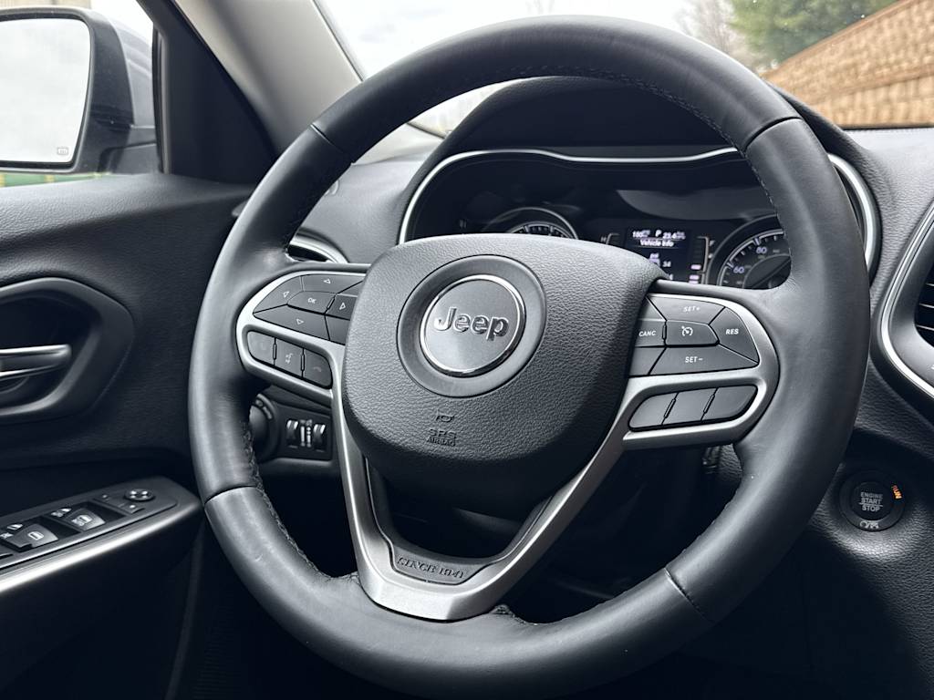 Thumbnail: 2019 Jeep Cherokee - 9