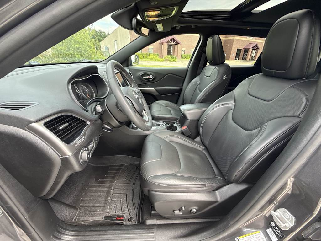 Thumbnail: 2021 Jeep Cherokee - 11