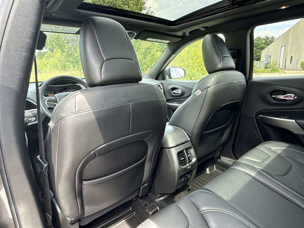 Thumbnail: 2021 Jeep Cherokee - 13