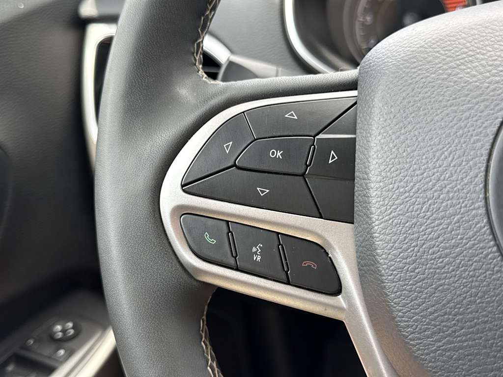 Thumbnail: 2021 Jeep Cherokee - 31