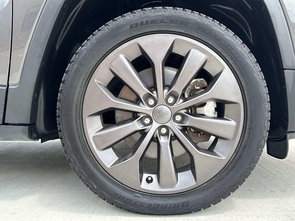 Thumbnail: 2021 Jeep Cherokee - 8